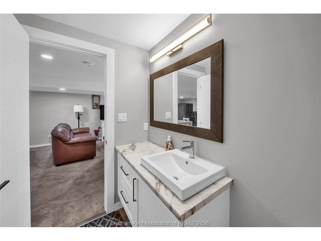 









35


Clara

Crescent,
Chatham,




ON
N7M 0R8

