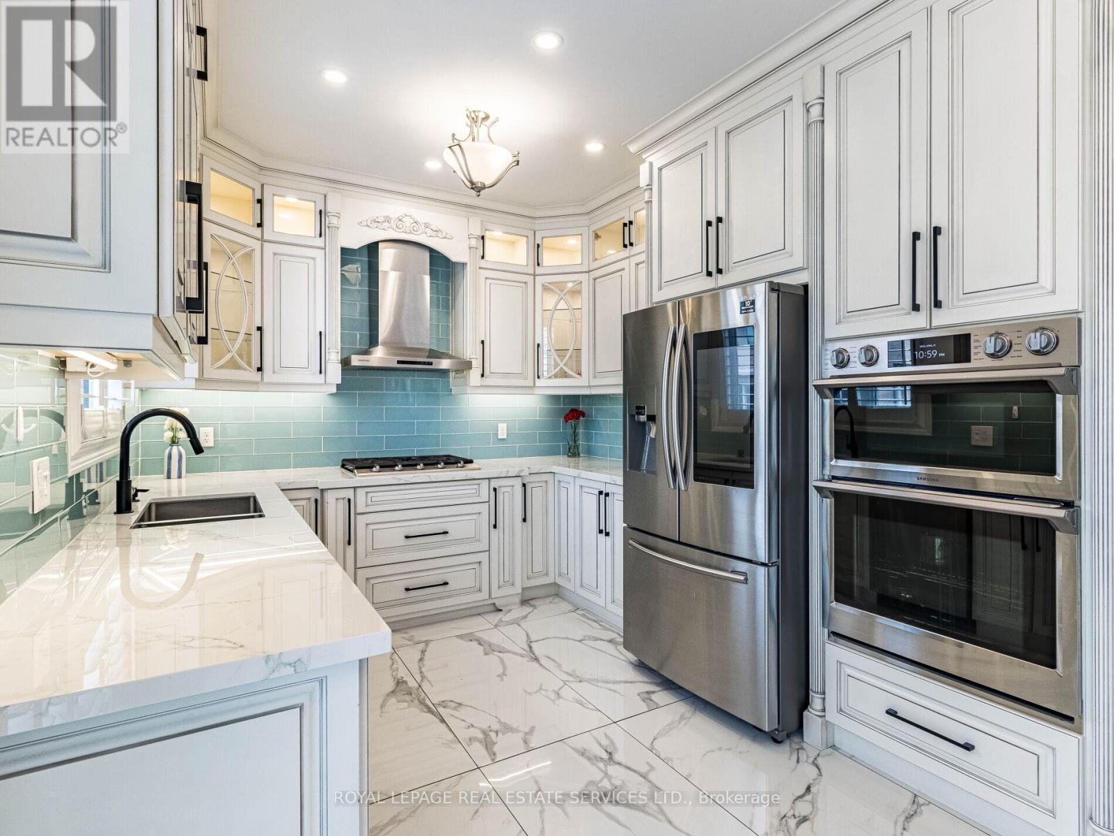 












22 RISEBOROUGH DRIVE

,
Brampton,




Ontario
L6P3W6

