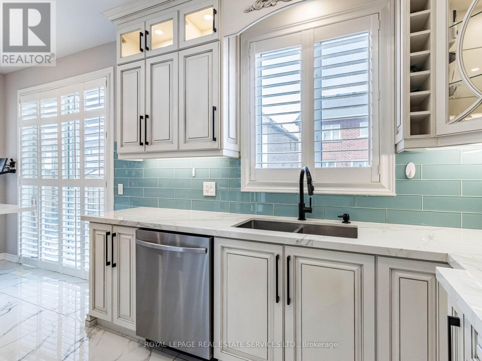 












22 RISEBOROUGH DRIVE

,
Brampton,




Ontario
L6P3W6

