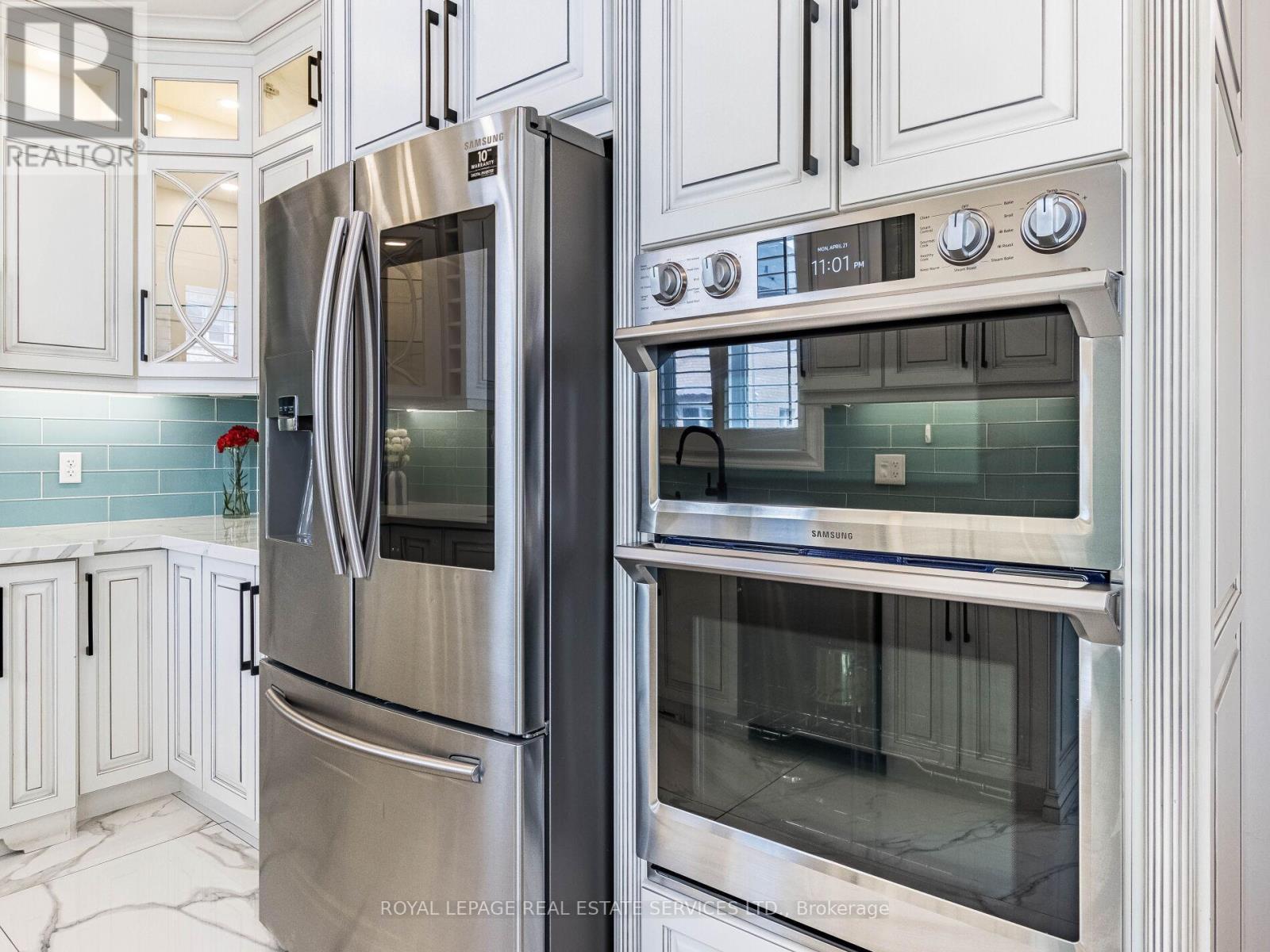 












22 RISEBOROUGH DRIVE

,
Brampton,




Ontario
L6P3W6

