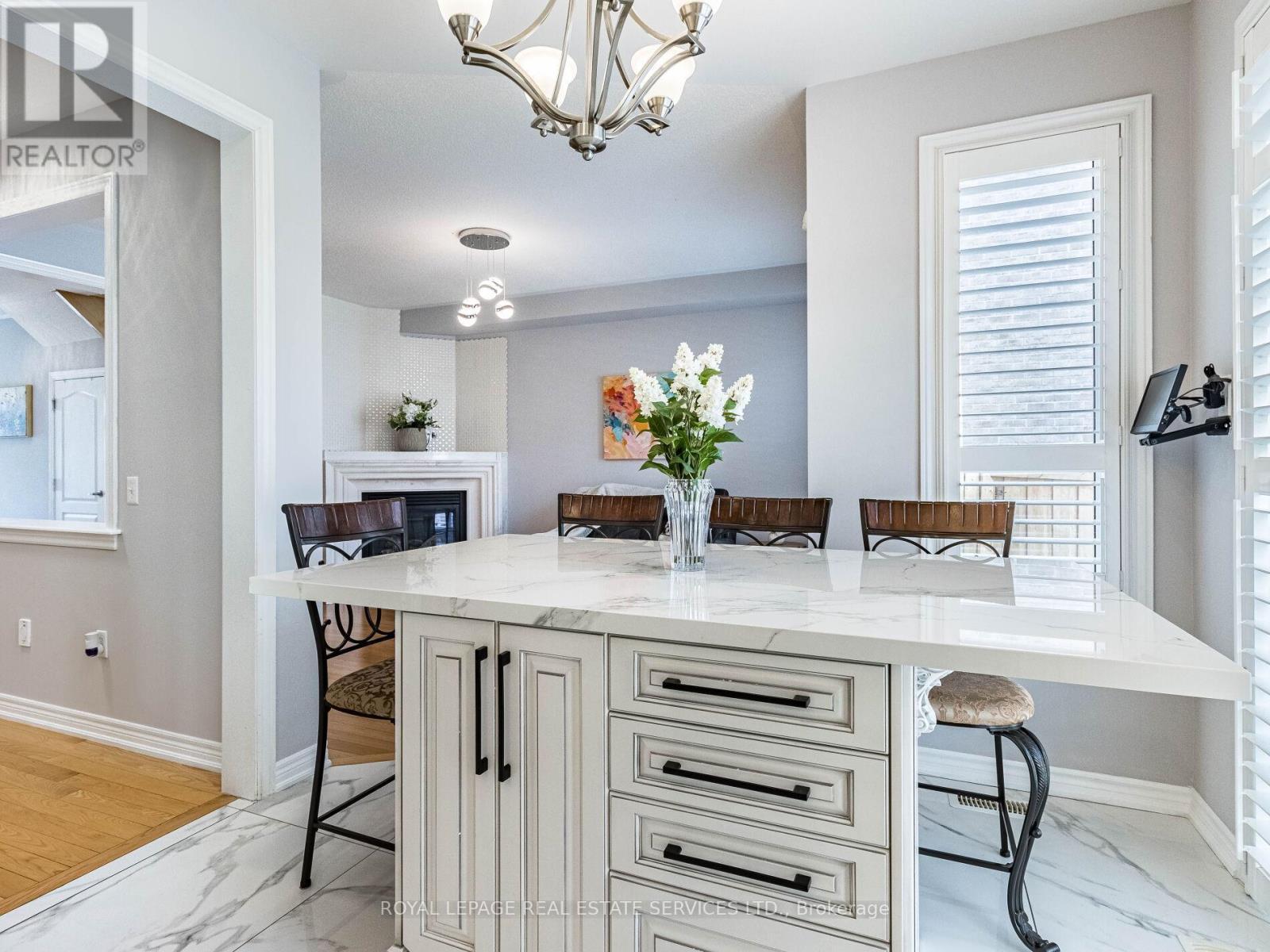












22 RISEBOROUGH DRIVE

,
Brampton,




Ontario
L6P3W6

