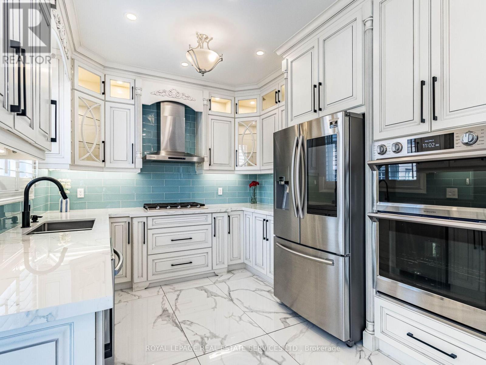 












22 RISEBOROUGH DRIVE

,
Brampton,




Ontario
L6P3W6

