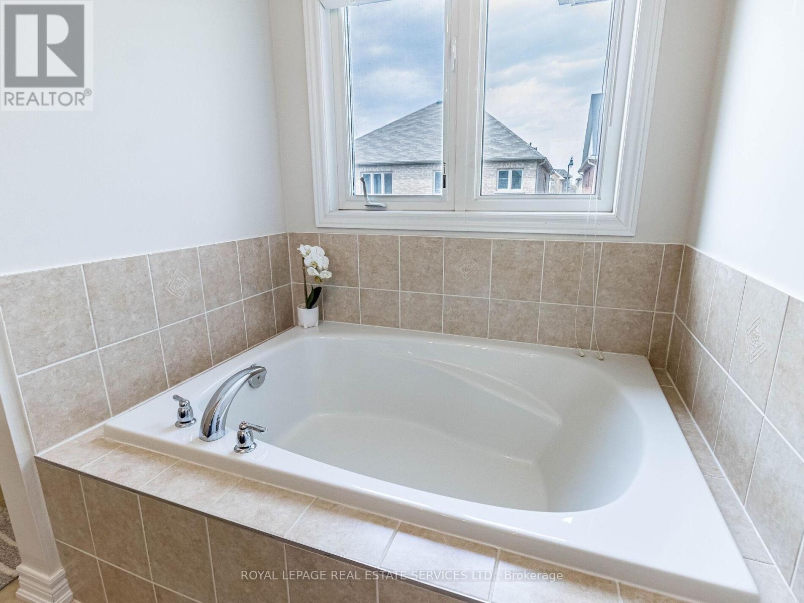 












22 RISEBOROUGH DRIVE

,
Brampton,




Ontario
L6P3W6

