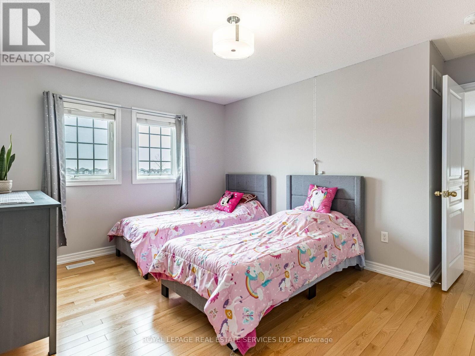 












22 RISEBOROUGH DRIVE

,
Brampton,




Ontario
L6P3W6

