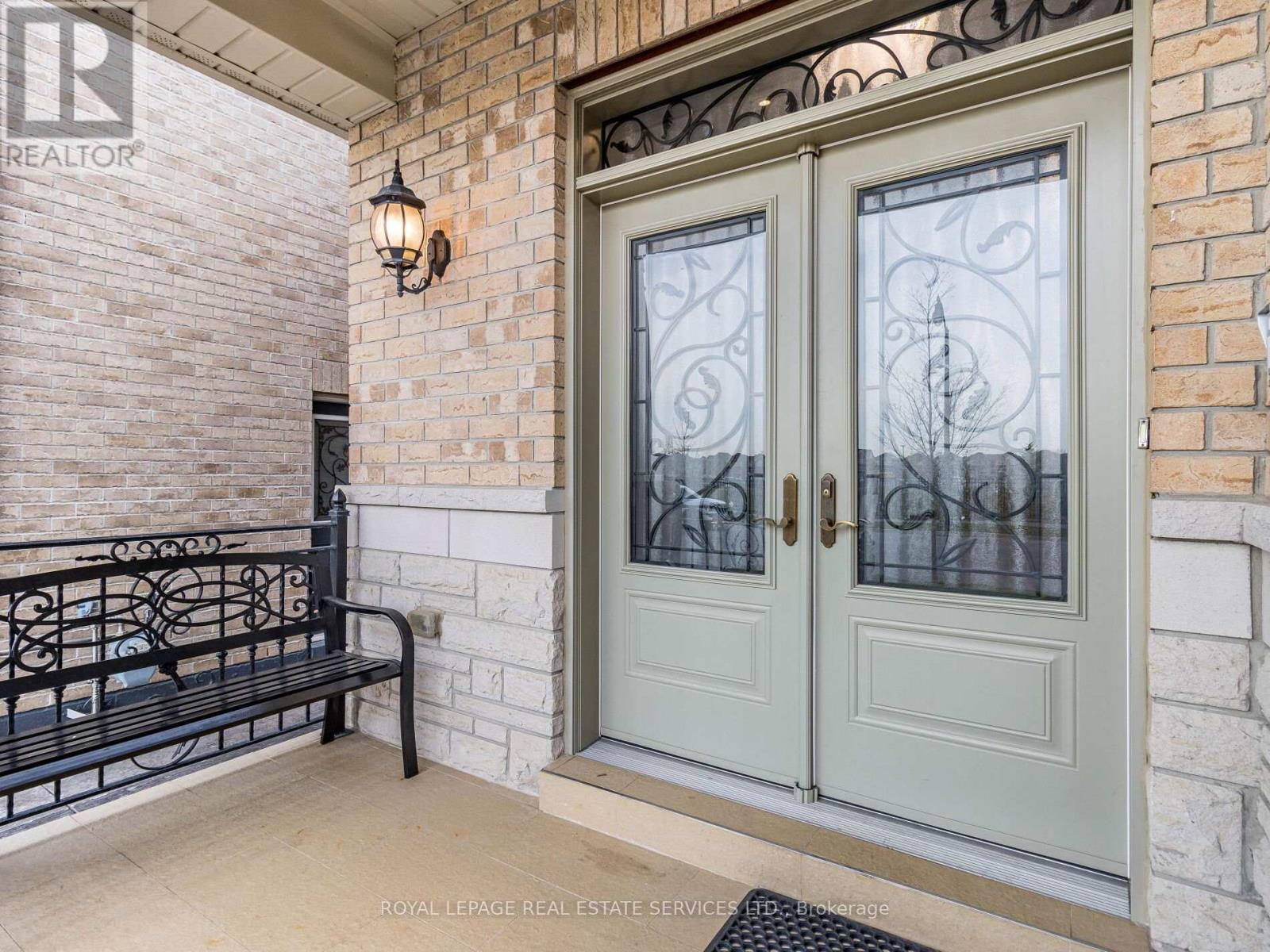 












22 RISEBOROUGH DRIVE

,
Brampton,




Ontario
L6P3W6

