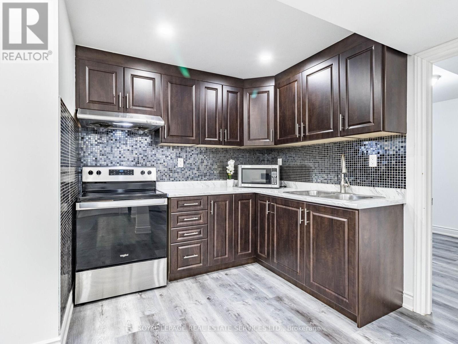 












22 RISEBOROUGH DRIVE

,
Brampton,




Ontario
L6P3W6

