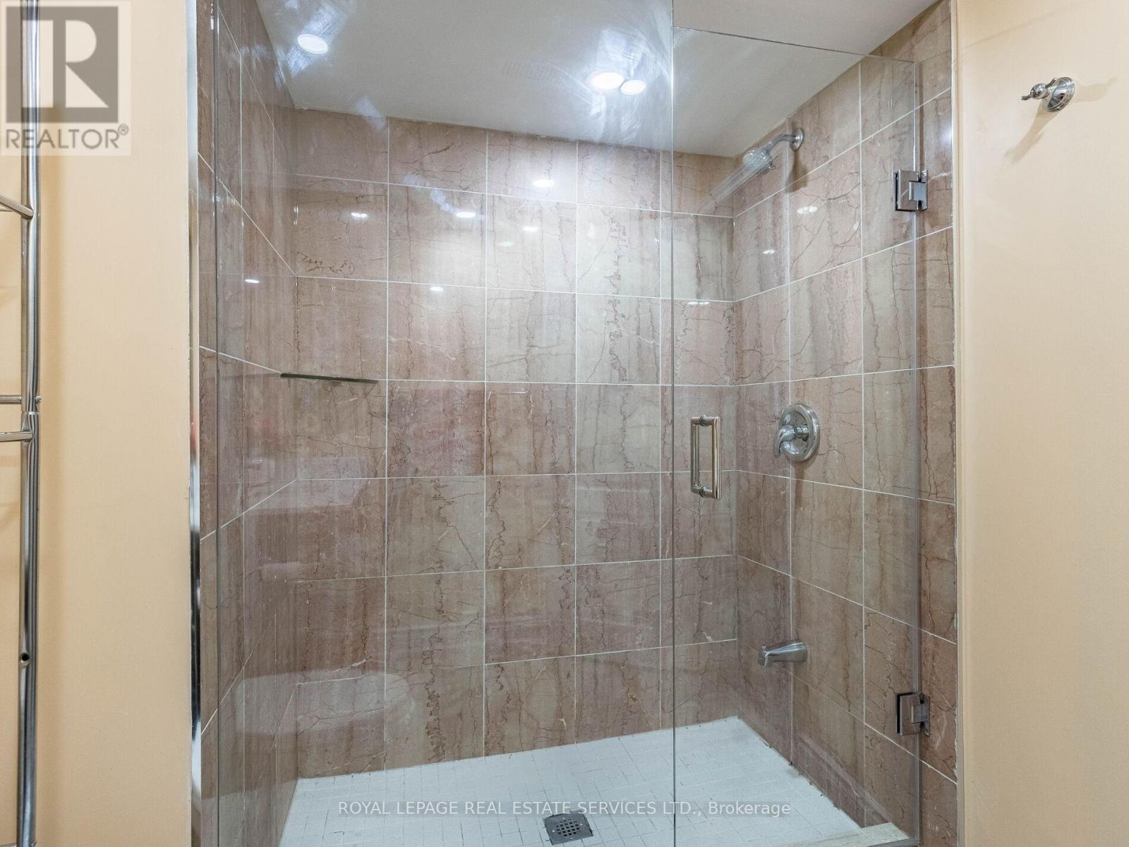 












22 RISEBOROUGH DRIVE

,
Brampton,




Ontario
L6P3W6

