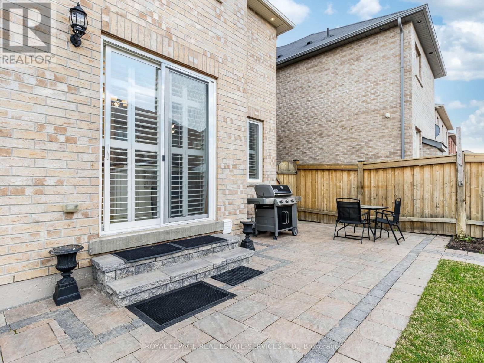 












22 RISEBOROUGH DRIVE

,
Brampton,




Ontario
L6P3W6

