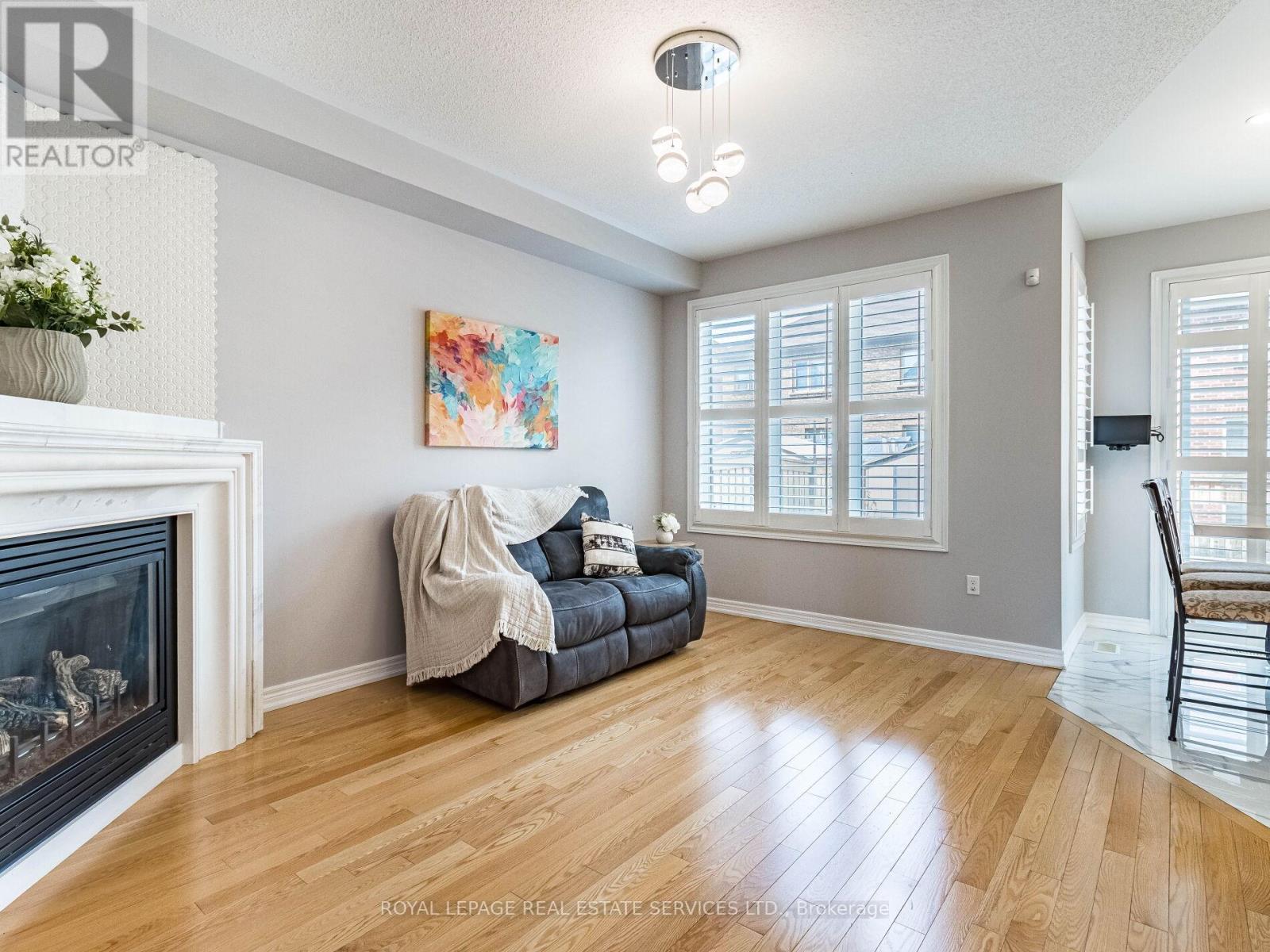 












22 RISEBOROUGH DRIVE

,
Brampton,




Ontario
L6P3W6

