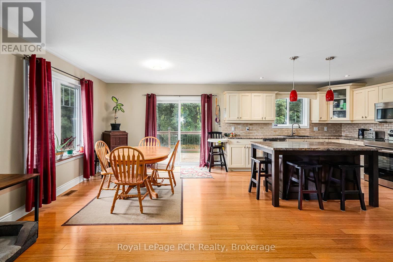 












180 RAGLAN STREET

,
Grey Highlands,




Ontario
N0C1E0

