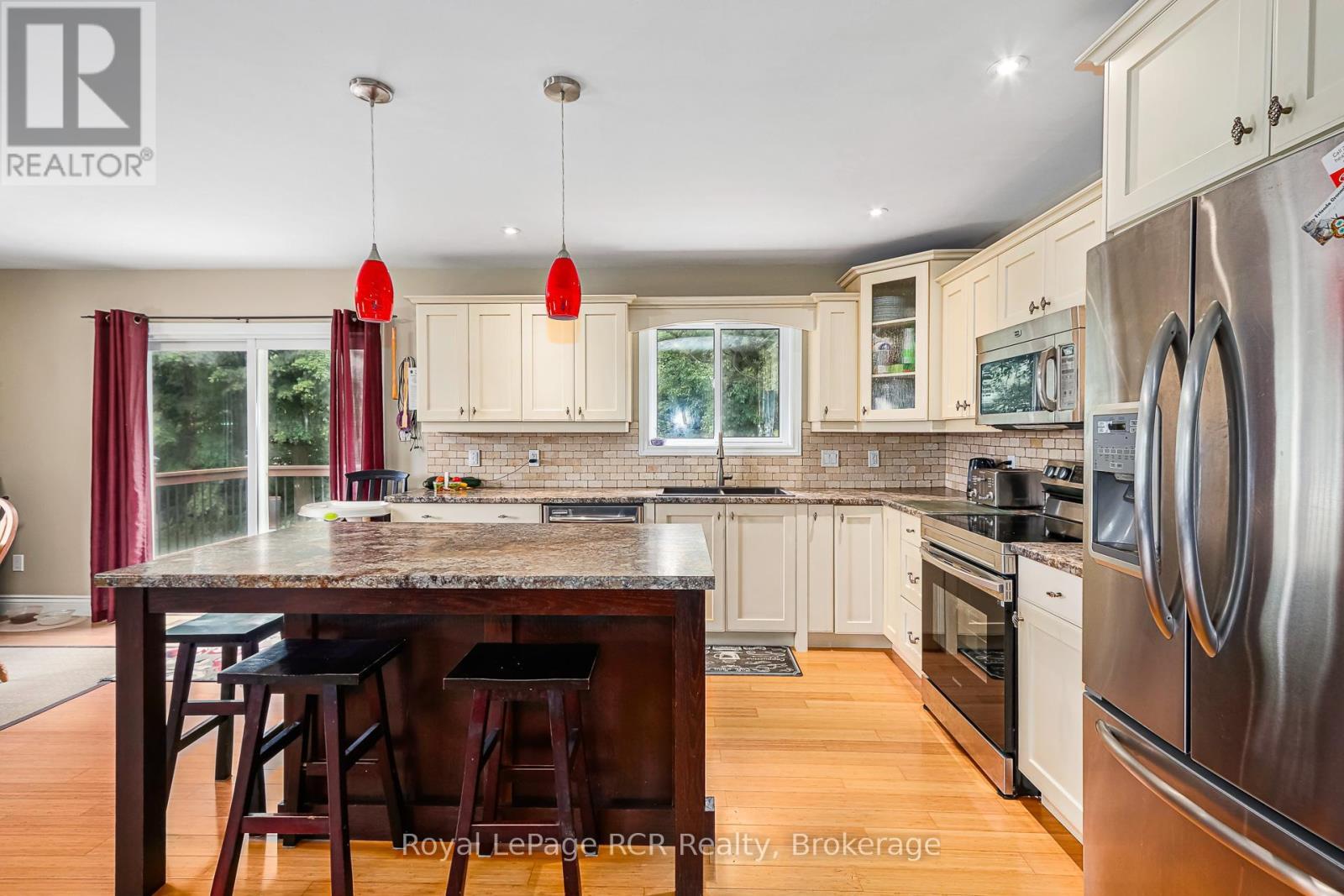 












180 RAGLAN STREET

,
Grey Highlands,




Ontario
N0C1E0

