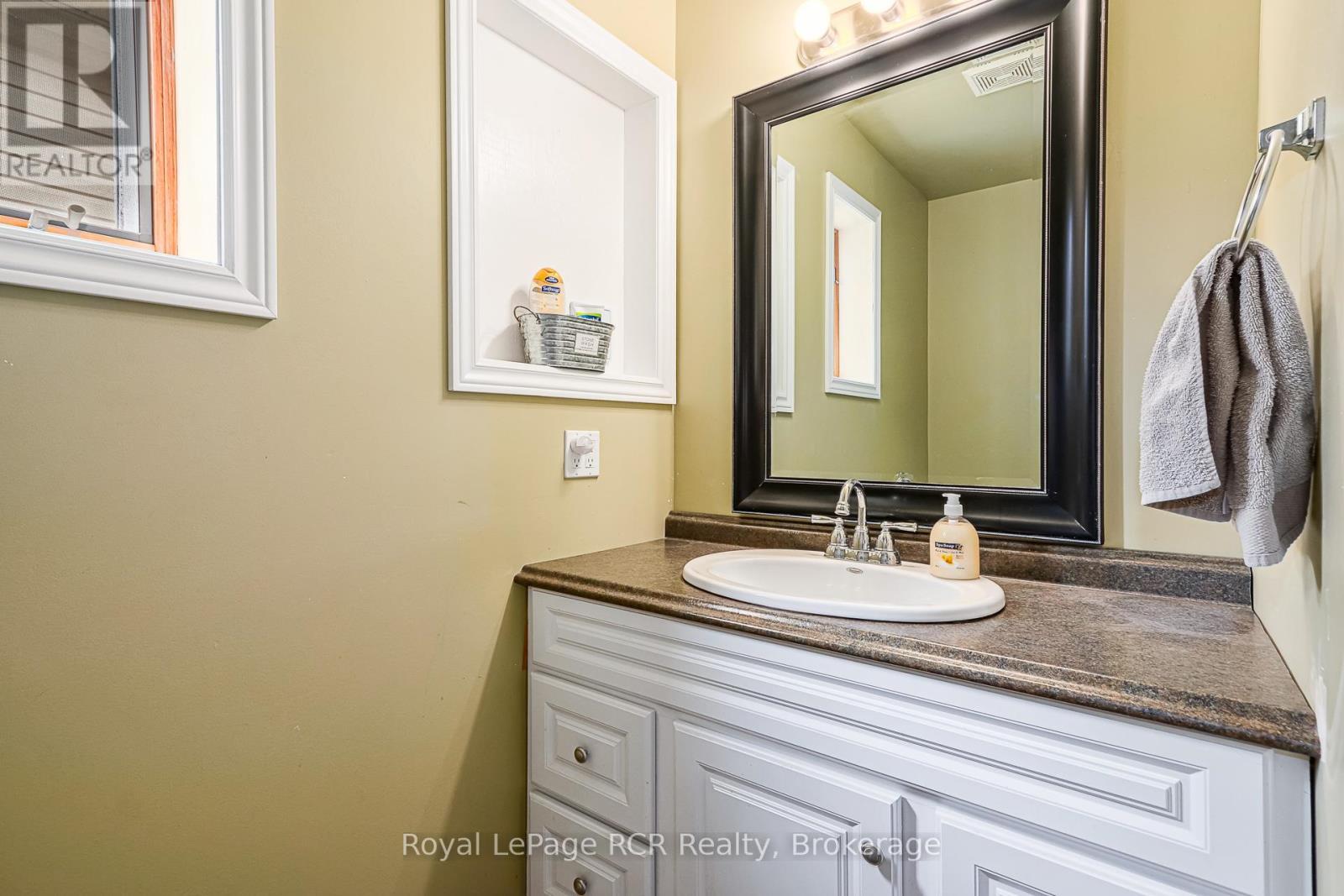 












180 RAGLAN STREET

,
Grey Highlands,




Ontario
N0C1E0

