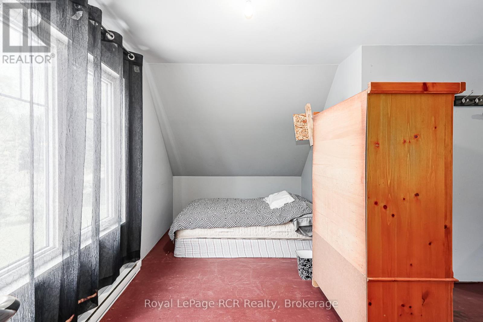 












180 RAGLAN STREET

,
Grey Highlands,




Ontario
N0C1E0

