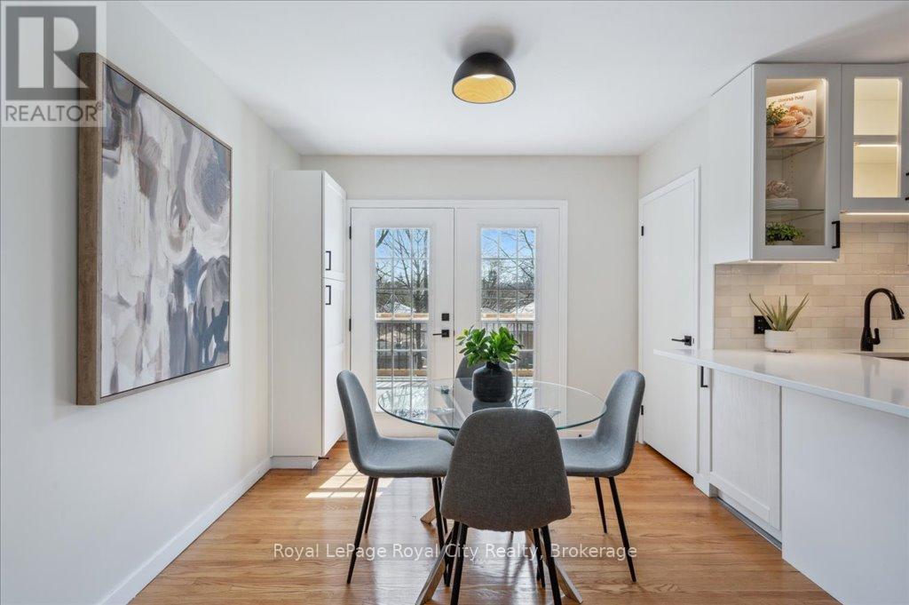 












320 VICTORIA ROAD N

,
Guelph (Riverside Park),




Ontario
N1E5J4

