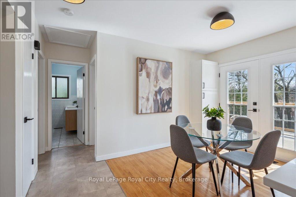 












320 VICTORIA ROAD N

,
Guelph (Riverside Park),




Ontario
N1E5J4

