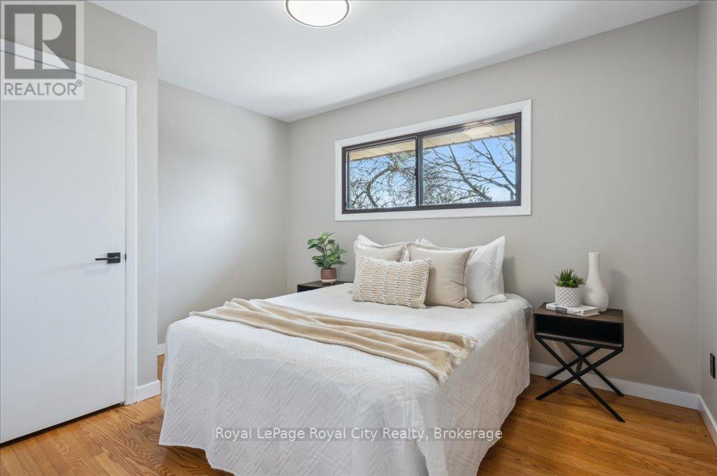 












320 VICTORIA ROAD N

,
Guelph (Riverside Park),




Ontario
N1E5J4

