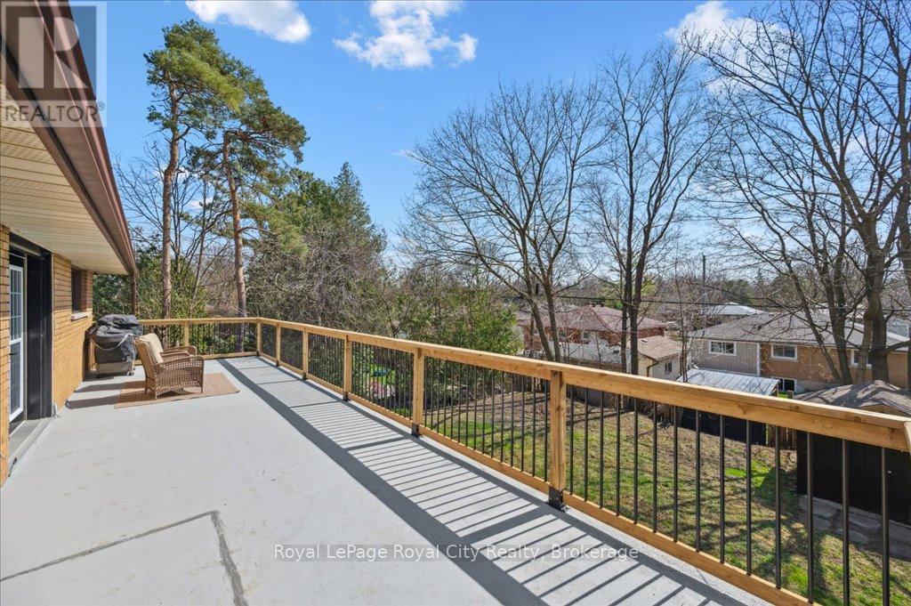 












320 VICTORIA ROAD N

,
Guelph (Riverside Park),




Ontario
N1E5J4

