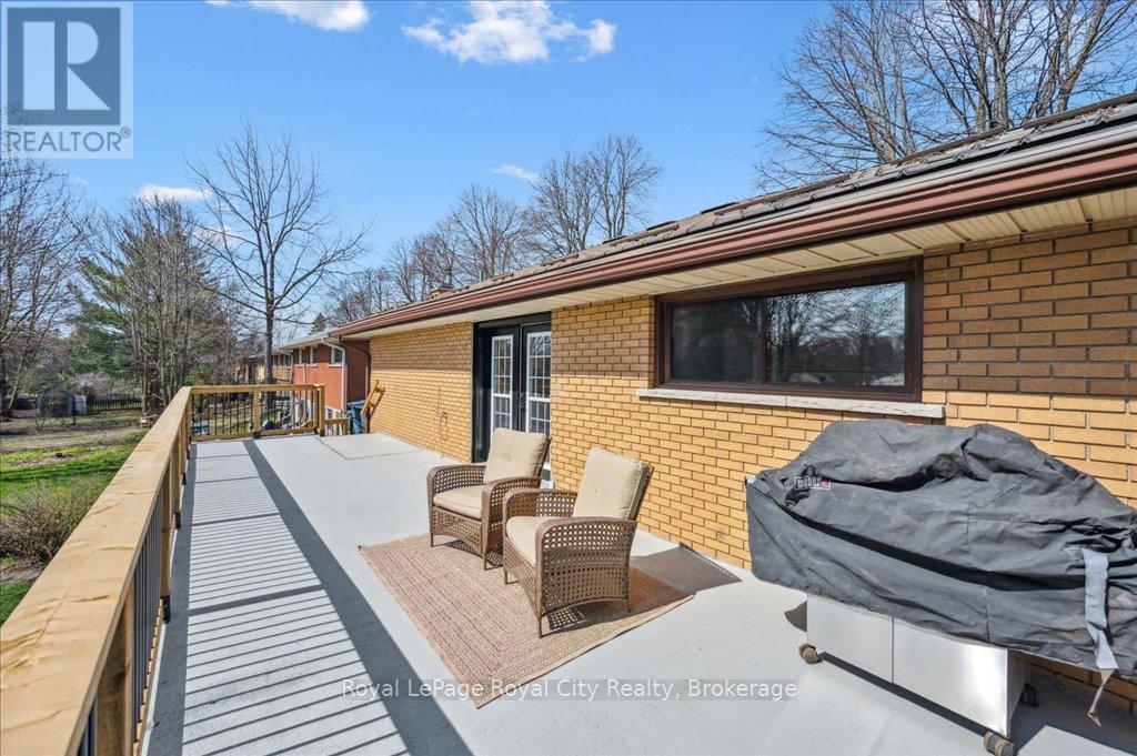 












320 VICTORIA ROAD N

,
Guelph (Riverside Park),




Ontario
N1E5J4

