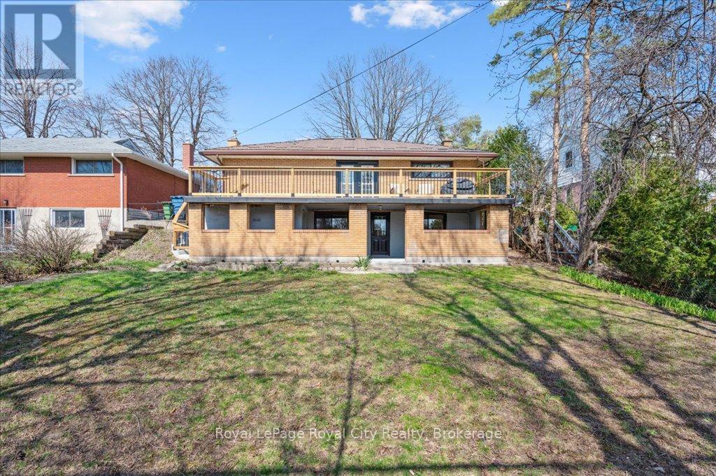 












320 VICTORIA ROAD N

,
Guelph (Riverside Park),




Ontario
N1E5J4

