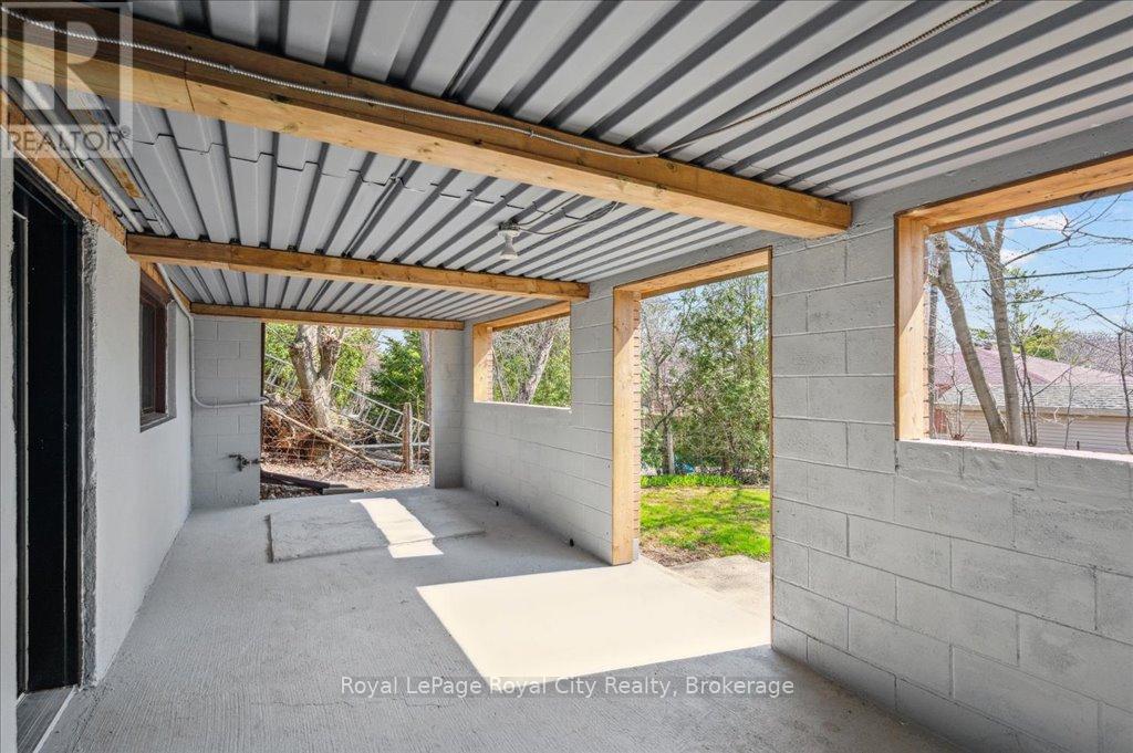 












320 VICTORIA ROAD N

,
Guelph (Riverside Park),




Ontario
N1E5J4

