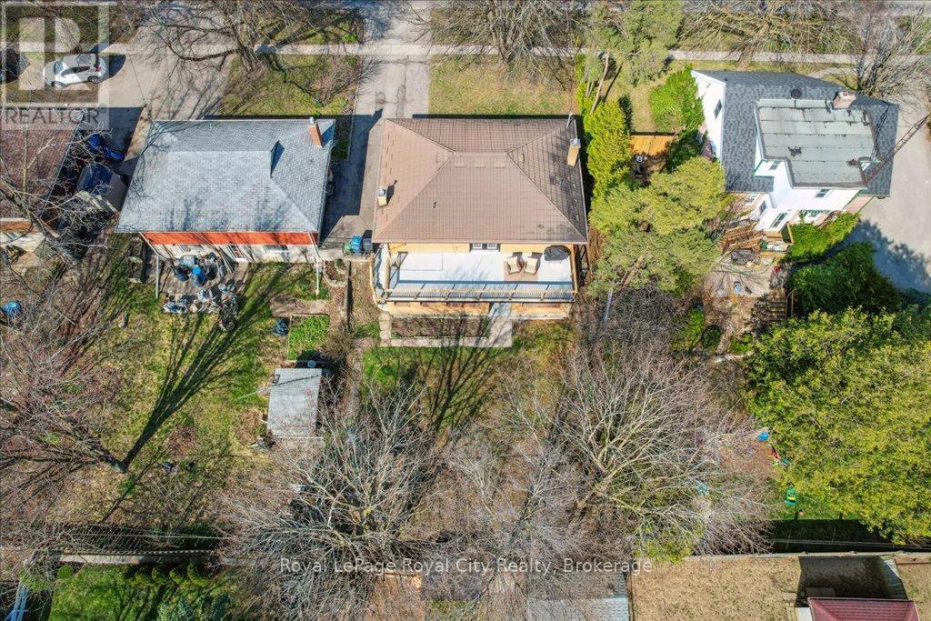 












320 VICTORIA ROAD N

,
Guelph (Riverside Park),




Ontario
N1E5J4

