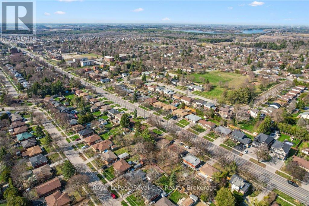 












320 VICTORIA ROAD N

,
Guelph (Riverside Park),




Ontario
N1E5J4

