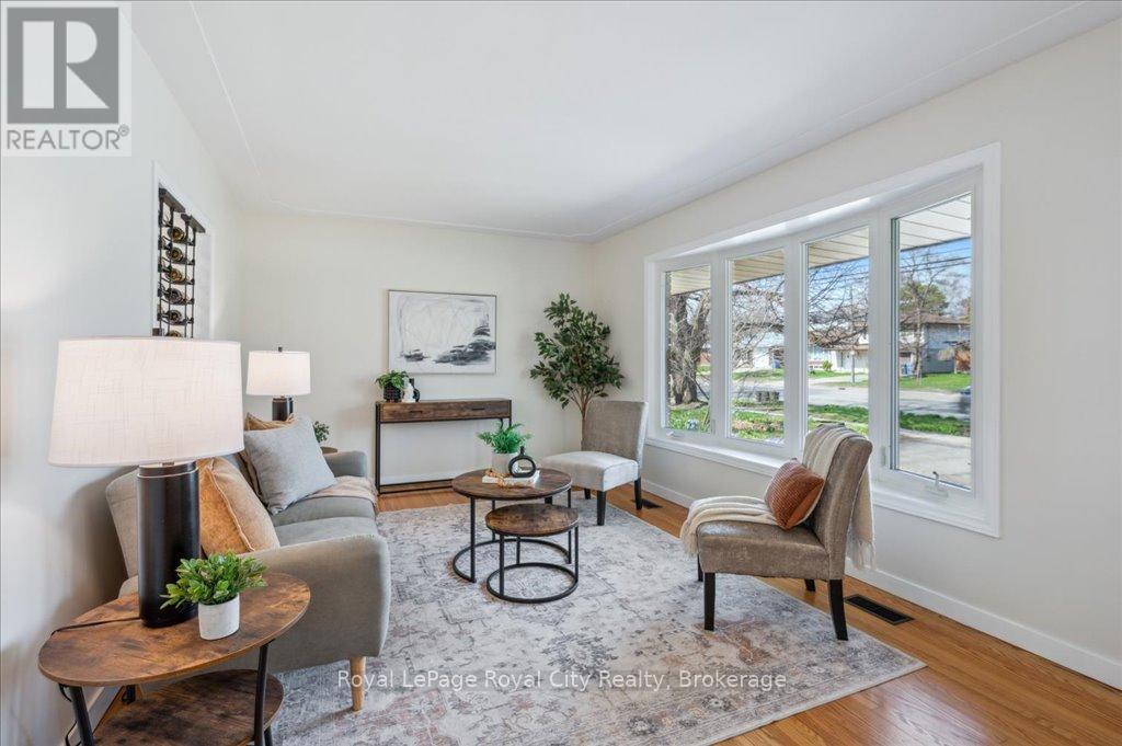 












320 VICTORIA ROAD N

,
Guelph (Riverside Park),




Ontario
N1E5J4

