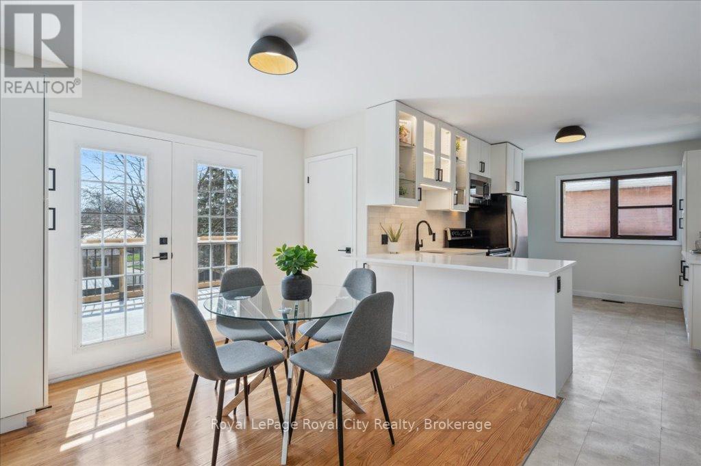 












320 VICTORIA ROAD N

,
Guelph (Riverside Park),




Ontario
N1E5J4


