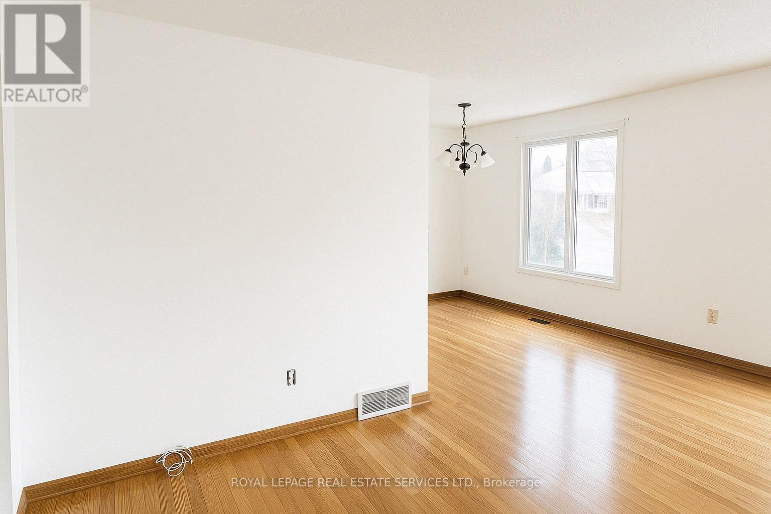 












1128 PINEGROVE ROAD

,
Oakville,




Ontario
L6L2W6

