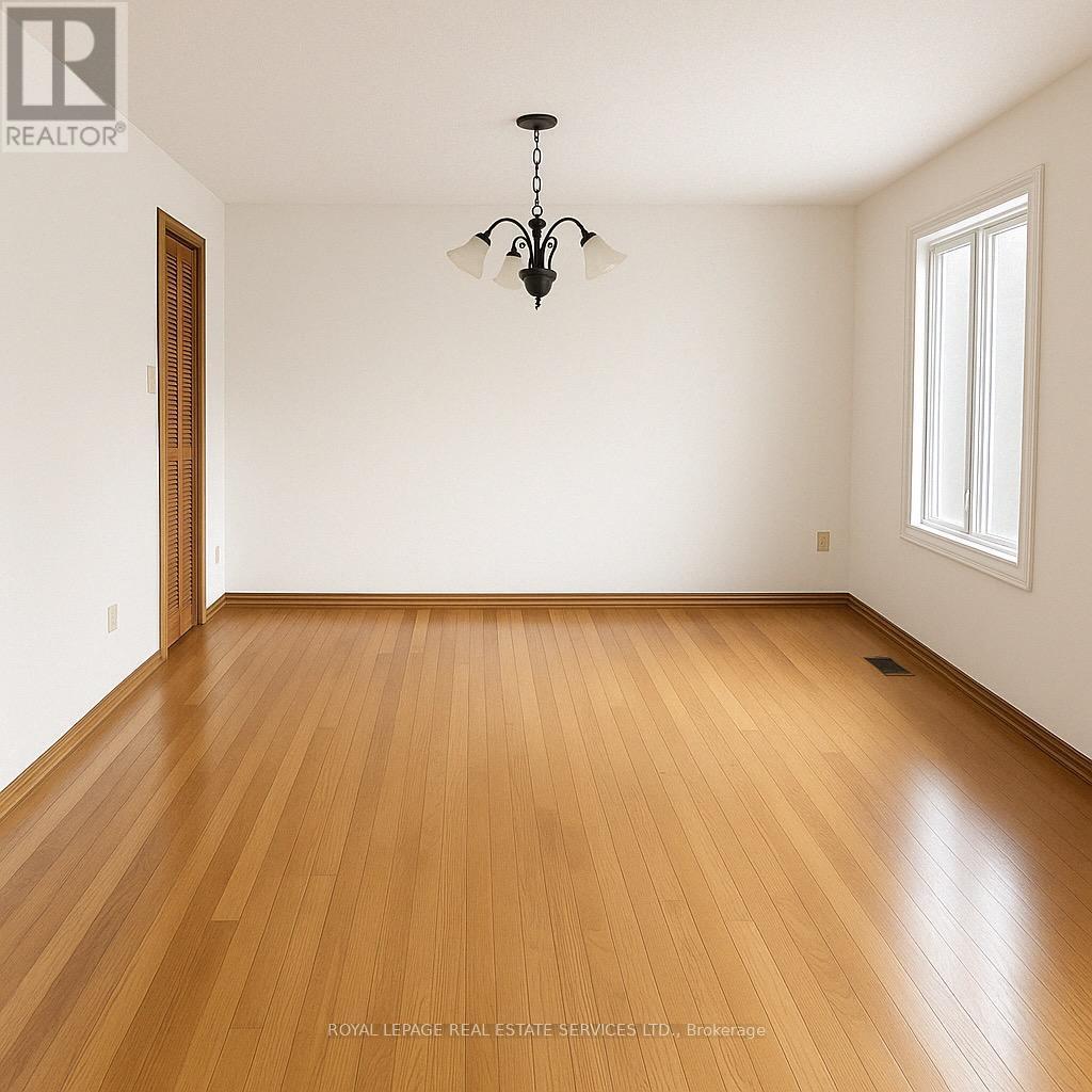 












1128 PINEGROVE ROAD

,
Oakville,




Ontario
L6L2W6

