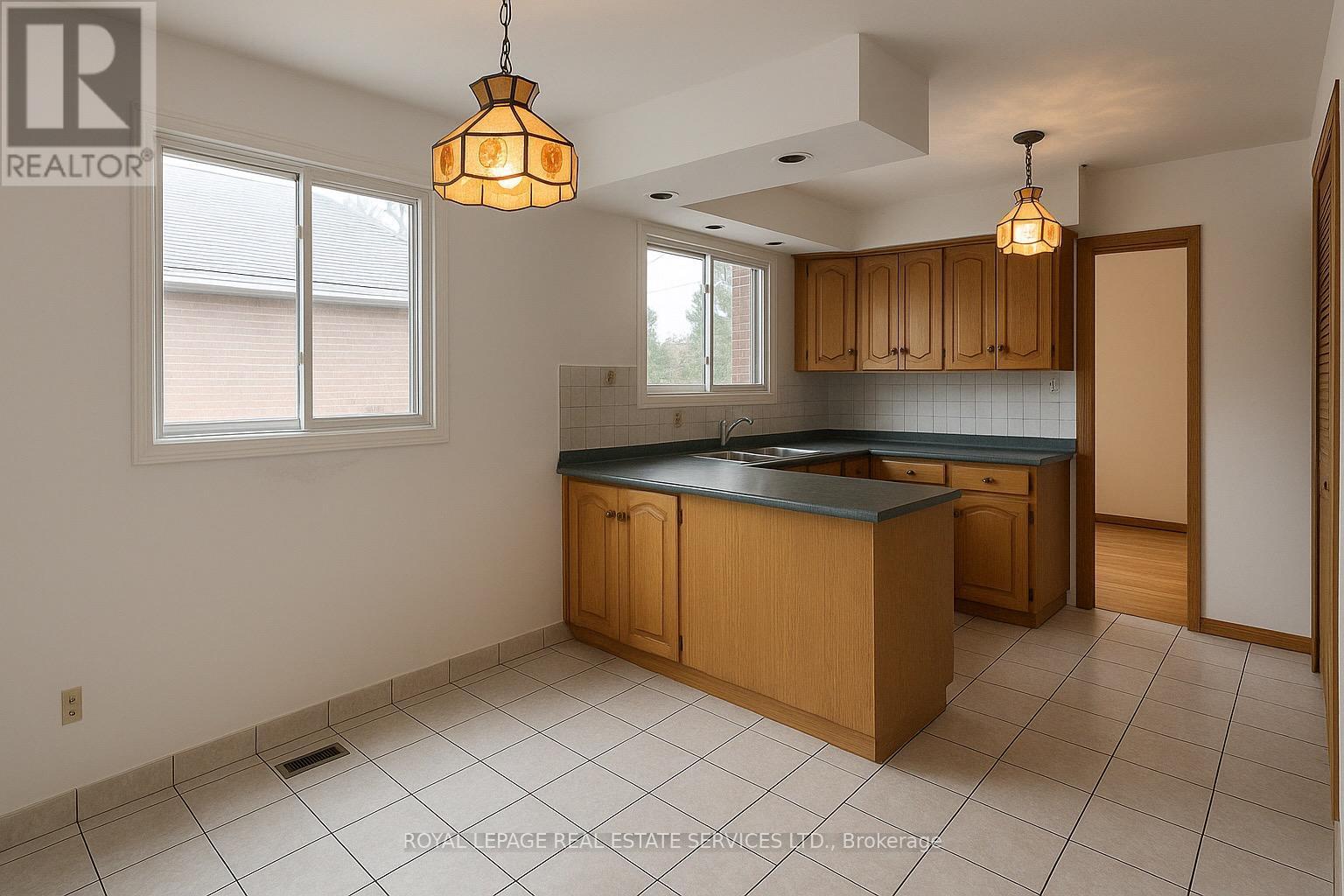 












1128 PINEGROVE ROAD

,
Oakville,




Ontario
L6L2W6

