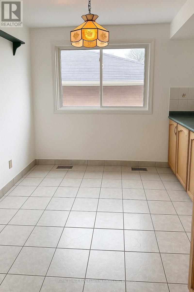 












1128 PINEGROVE ROAD

,
Oakville,




Ontario
L6L2W6


