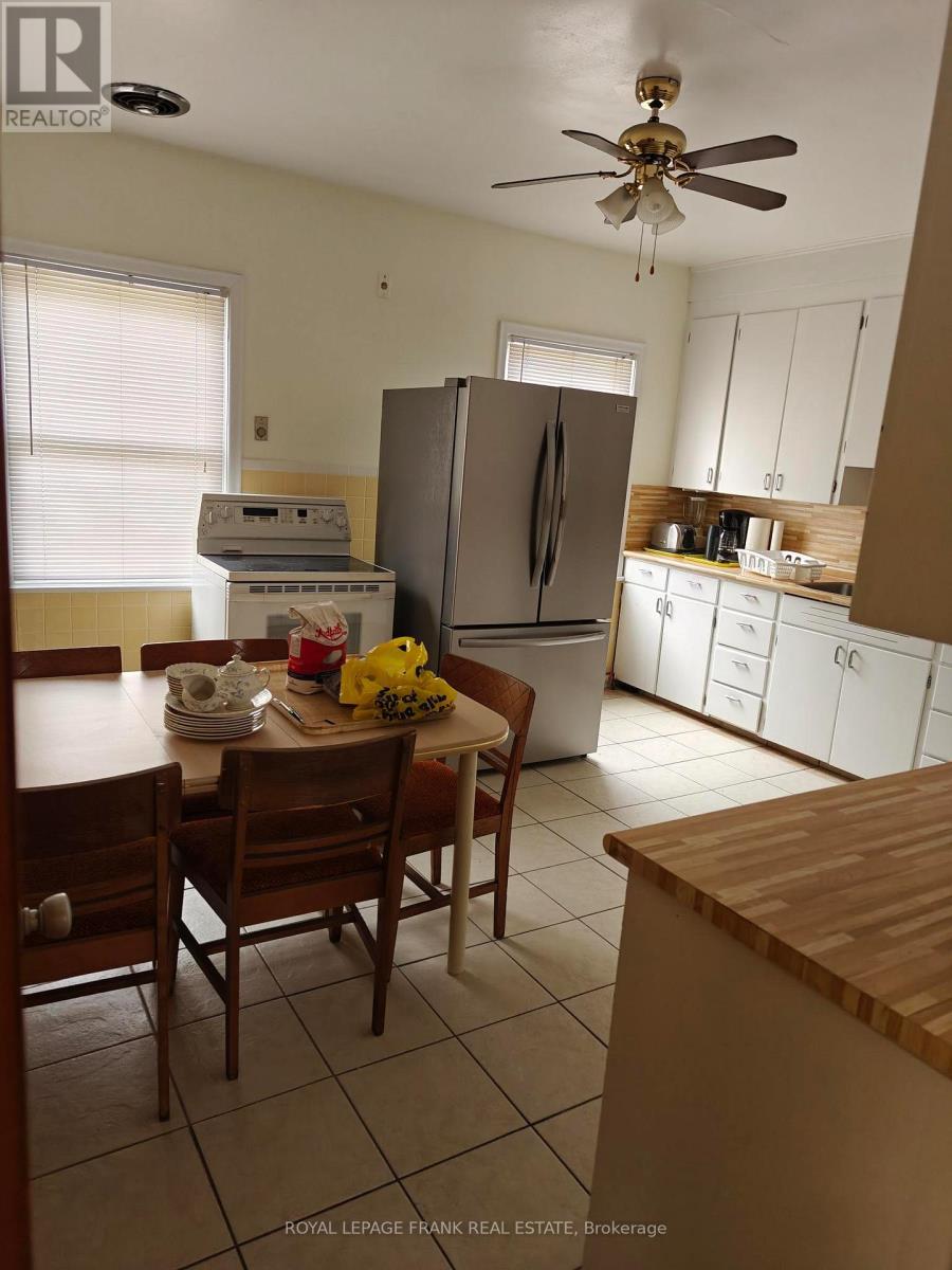 












ROOM #6 - 374 CENTRAL PARK BOULEVARD S

,
Oshawa (Central),




Ontario
L1H5X2

