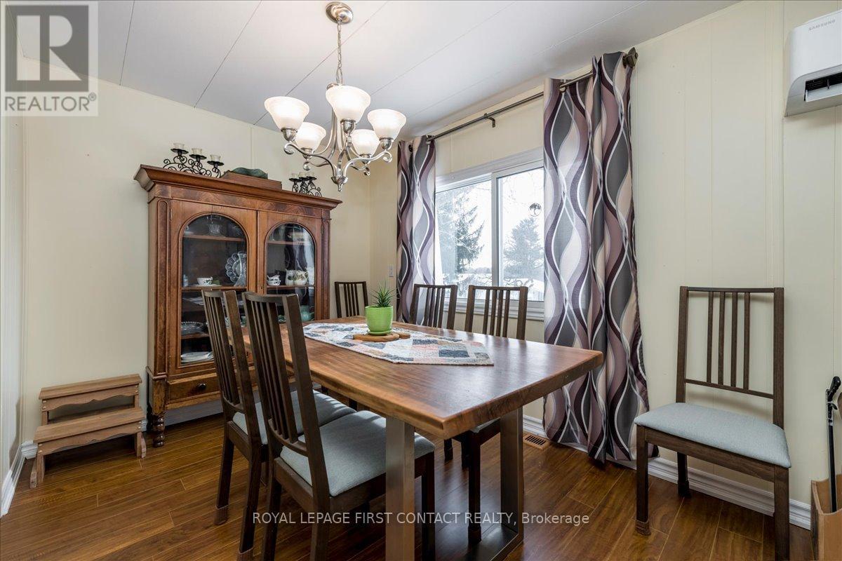 












18 HAWTHORNE DRIVE

,
Innisfil,




Ontario
L9S1P7

