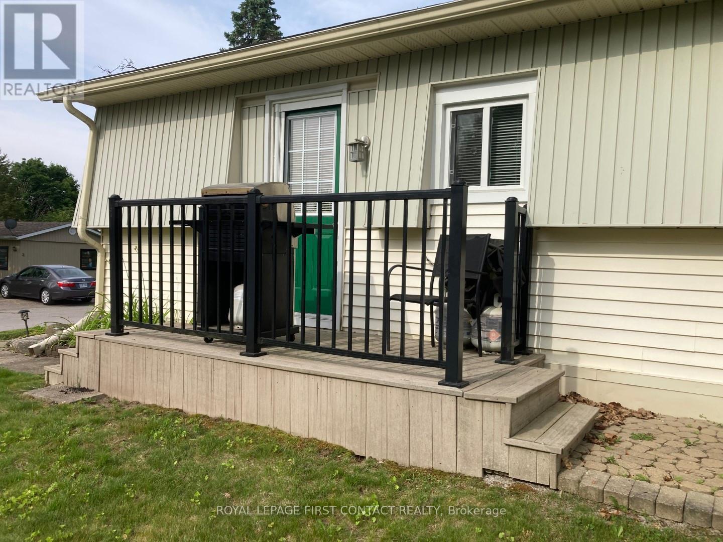 












18 HAWTHORNE DRIVE

,
Innisfil,




Ontario
L9S1P7

