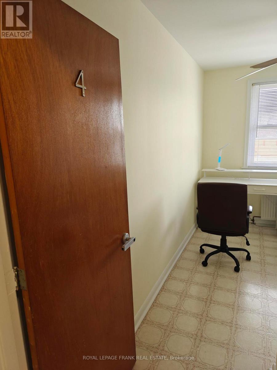 












ROOM #4 - 374 CENTRAL PARK BOULEVARD S

,
Oshawa (Central),




Ontario
L1H5X2

