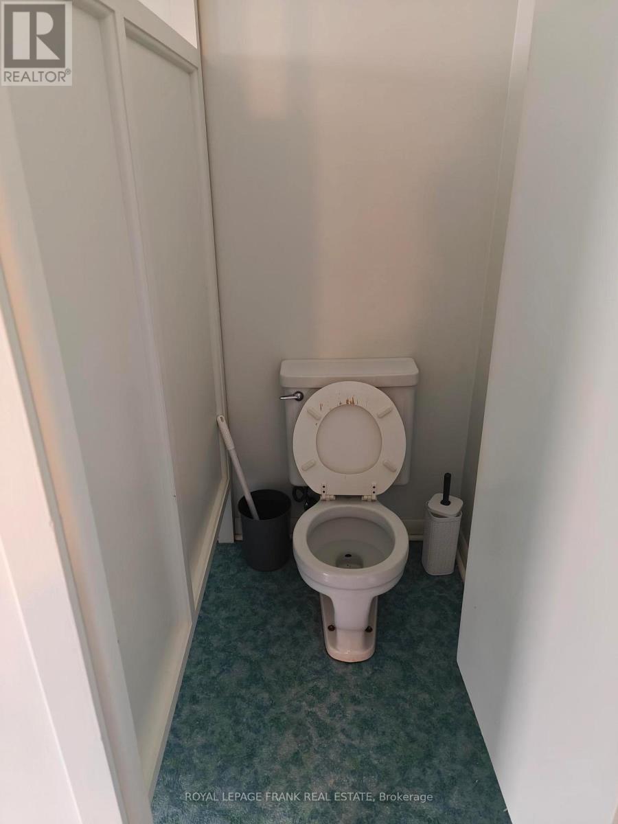 












ROOM #4 - 374 CENTRAL PARK BOULEVARD S

,
Oshawa (Central),




Ontario
L1H5X2

