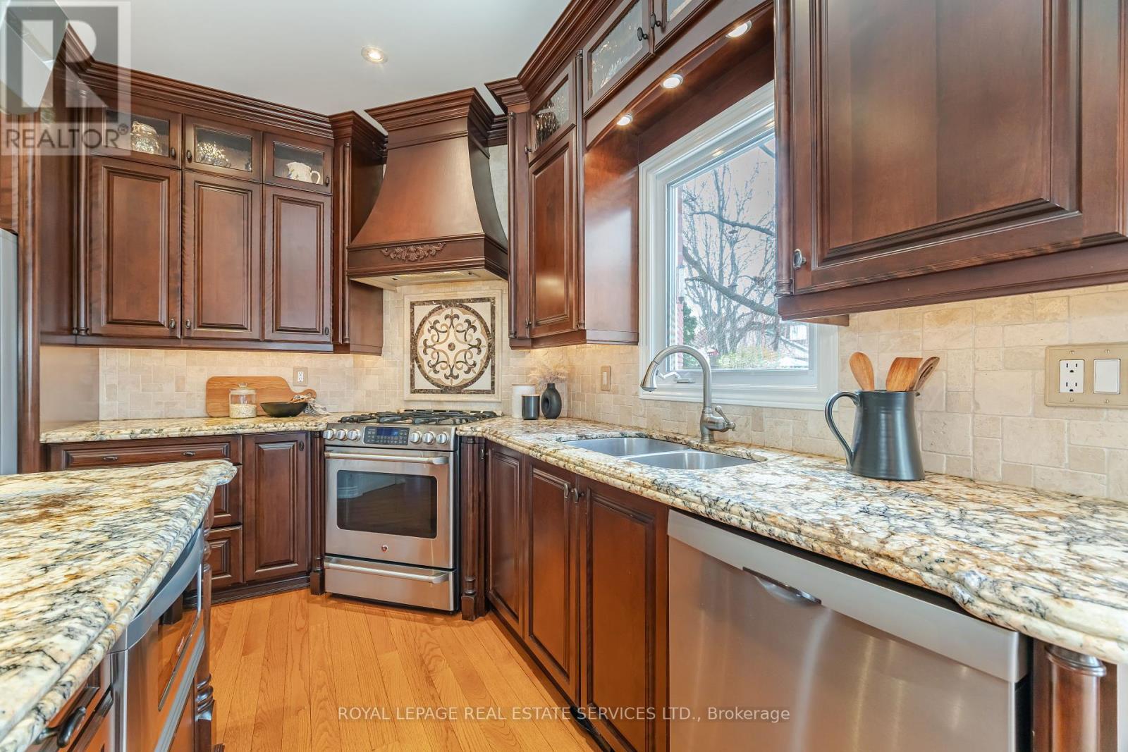 












2097 ARBOURVIEW DRIVE

,
Oakville,




Ontario
L6M3P3

