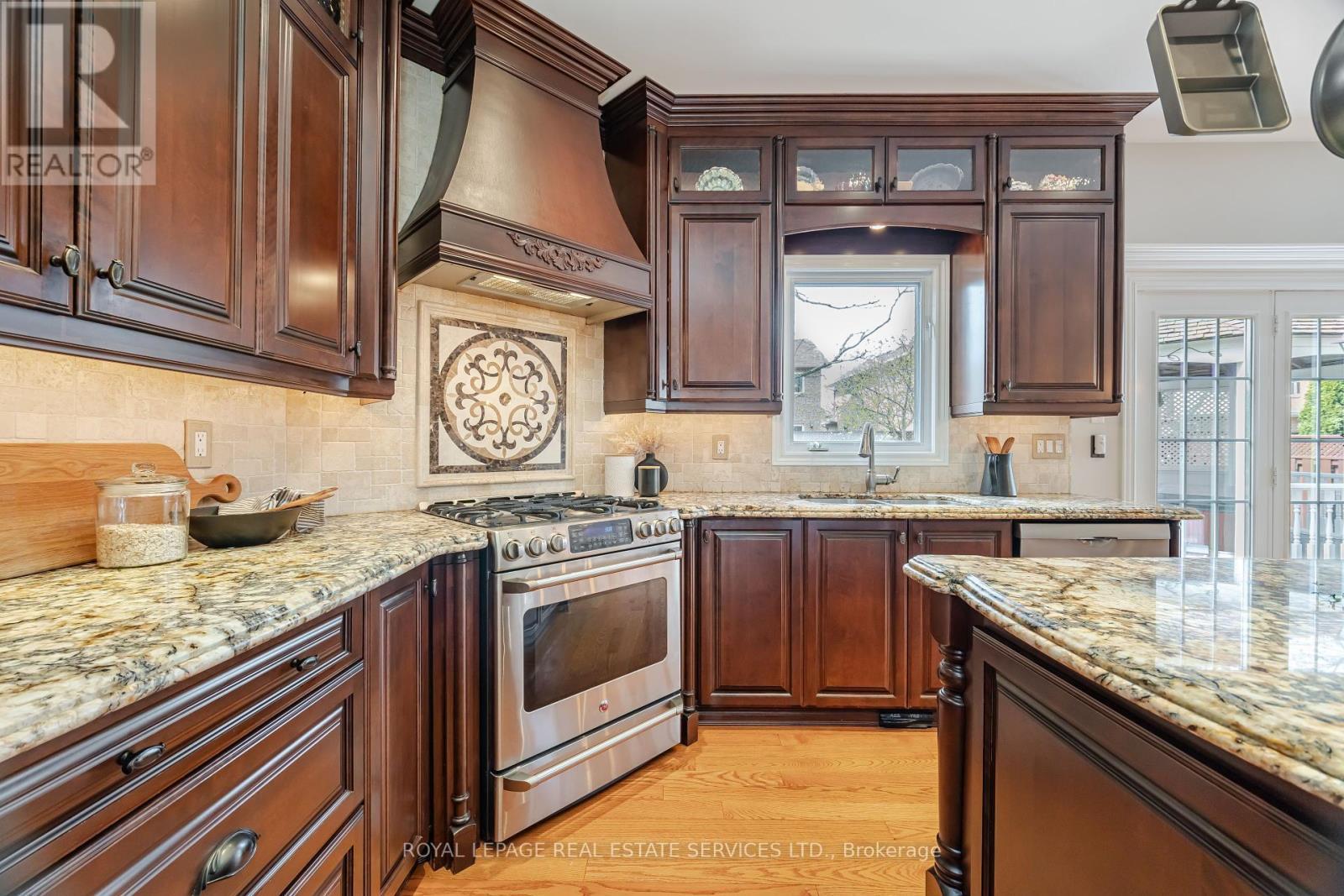 












2097 ARBOURVIEW DRIVE

,
Oakville,




Ontario
L6M3P3

