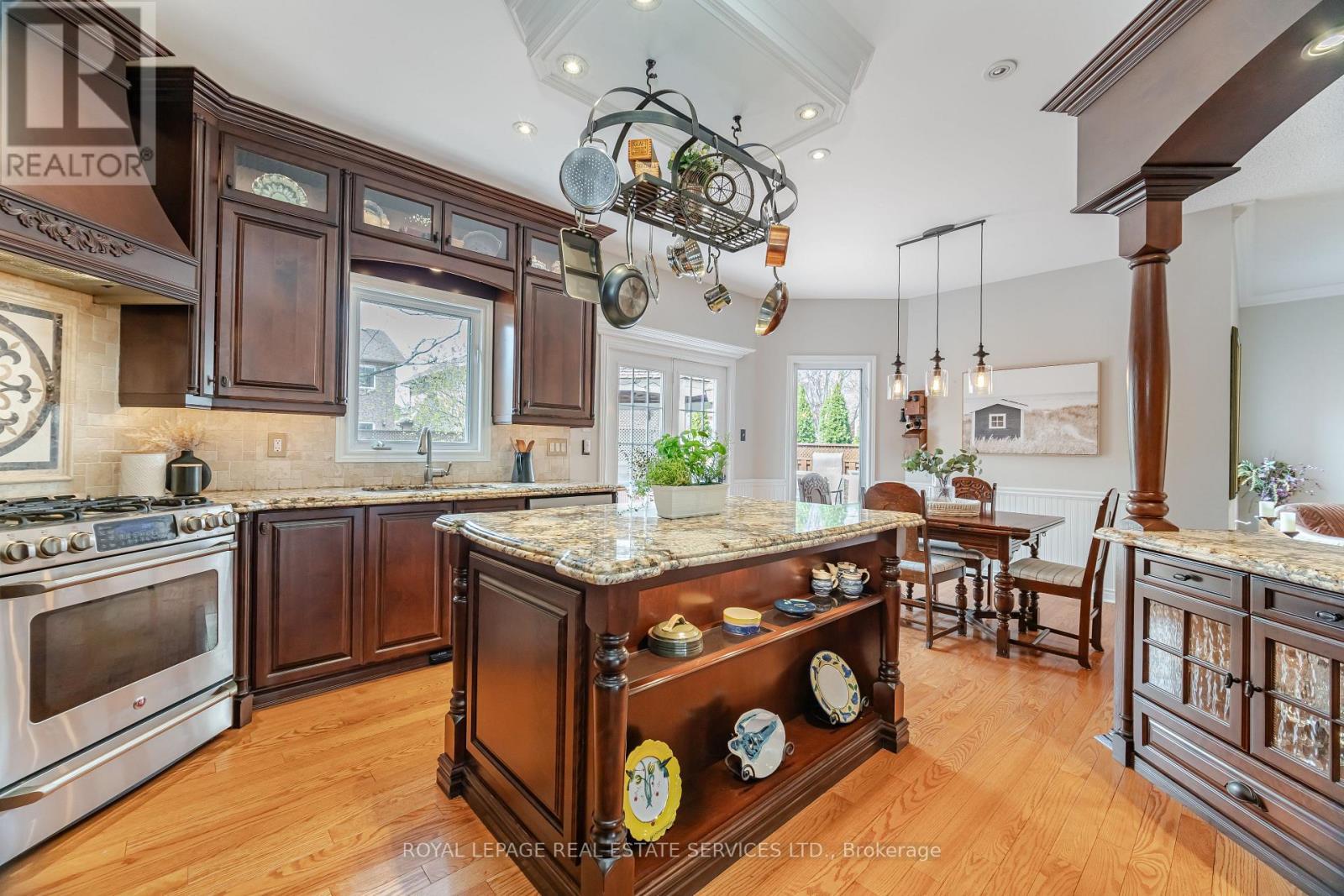 












2097 ARBOURVIEW DRIVE

,
Oakville,




Ontario
L6M3P3

