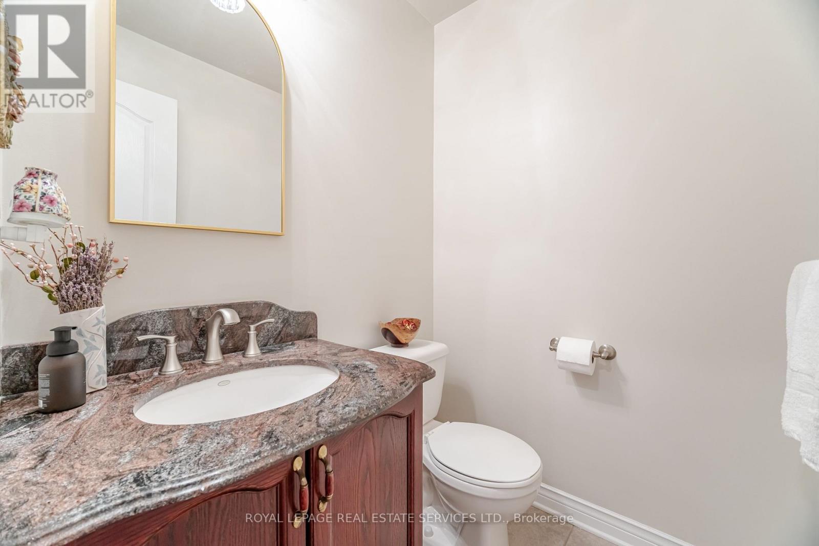 












2097 ARBOURVIEW DRIVE

,
Oakville,




Ontario
L6M3P3


