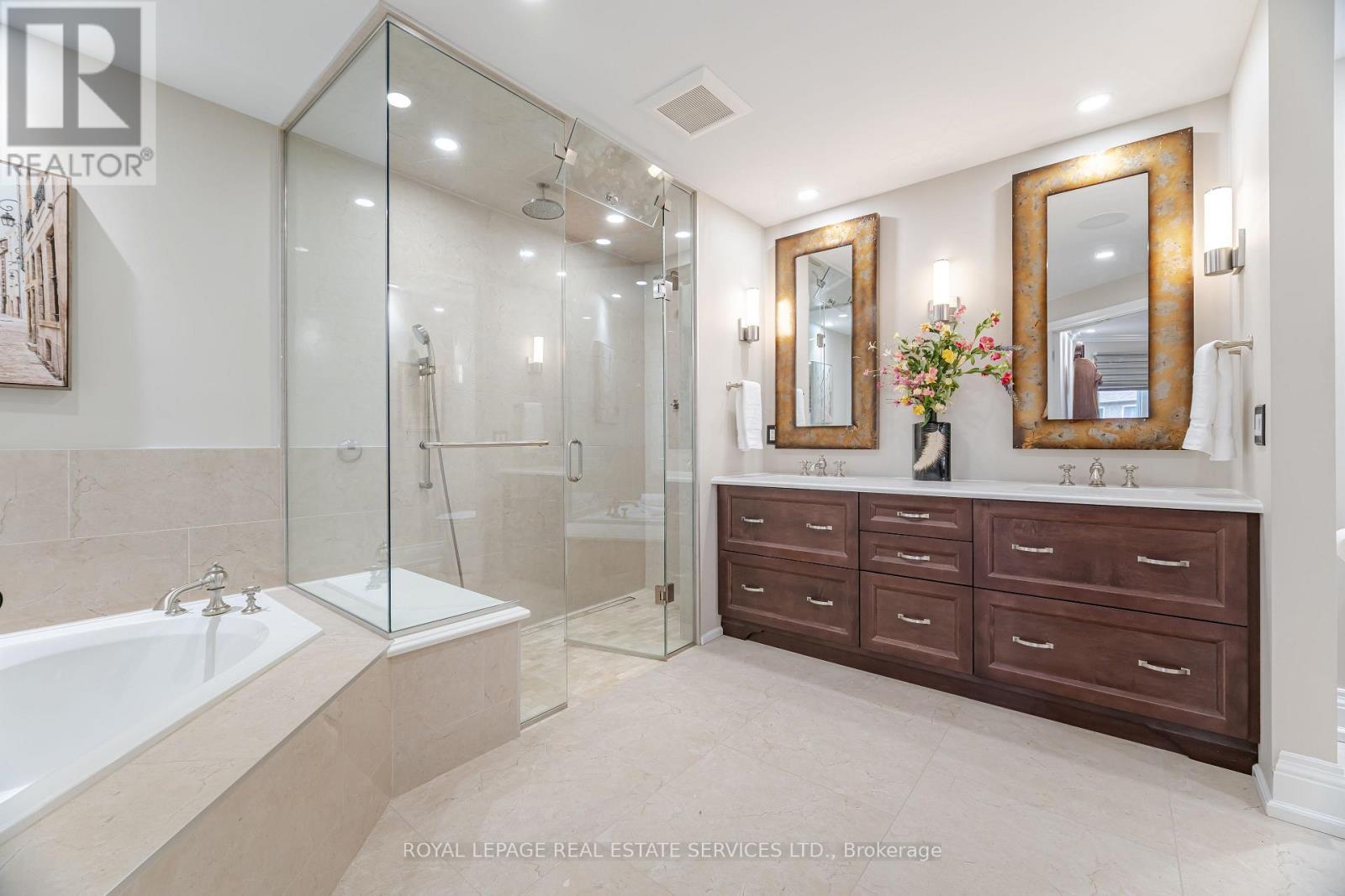 












2097 ARBOURVIEW DRIVE

,
Oakville,




Ontario
L6M3P3


