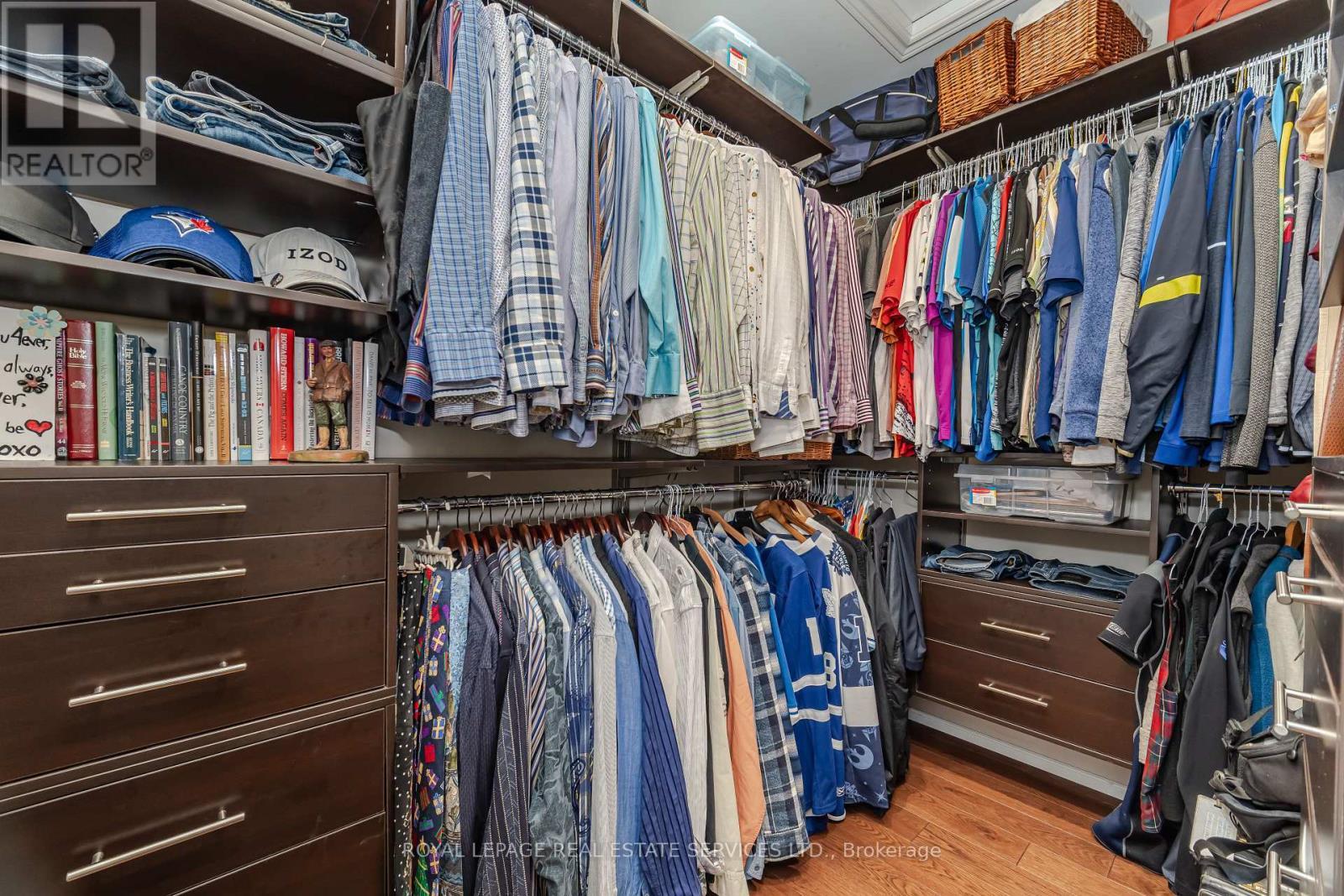 












2097 ARBOURVIEW DRIVE

,
Oakville,




Ontario
L6M3P3

