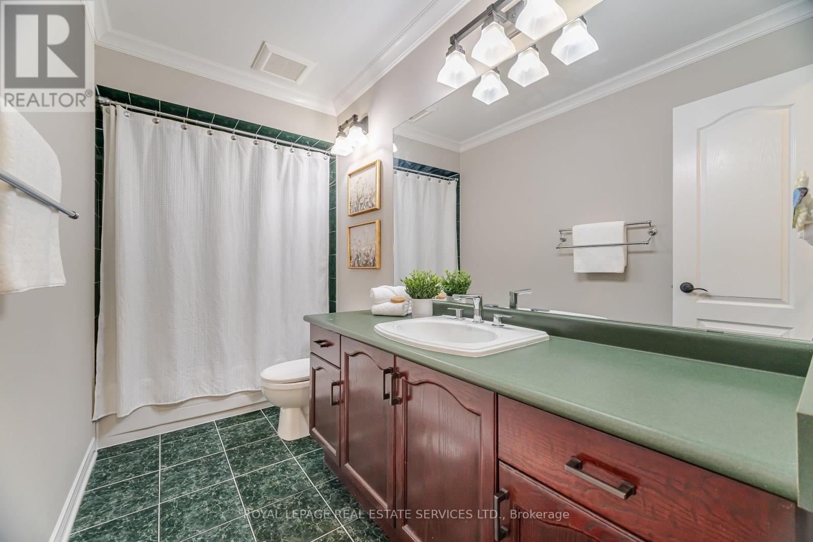 












2097 ARBOURVIEW DRIVE

,
Oakville,




Ontario
L6M3P3

