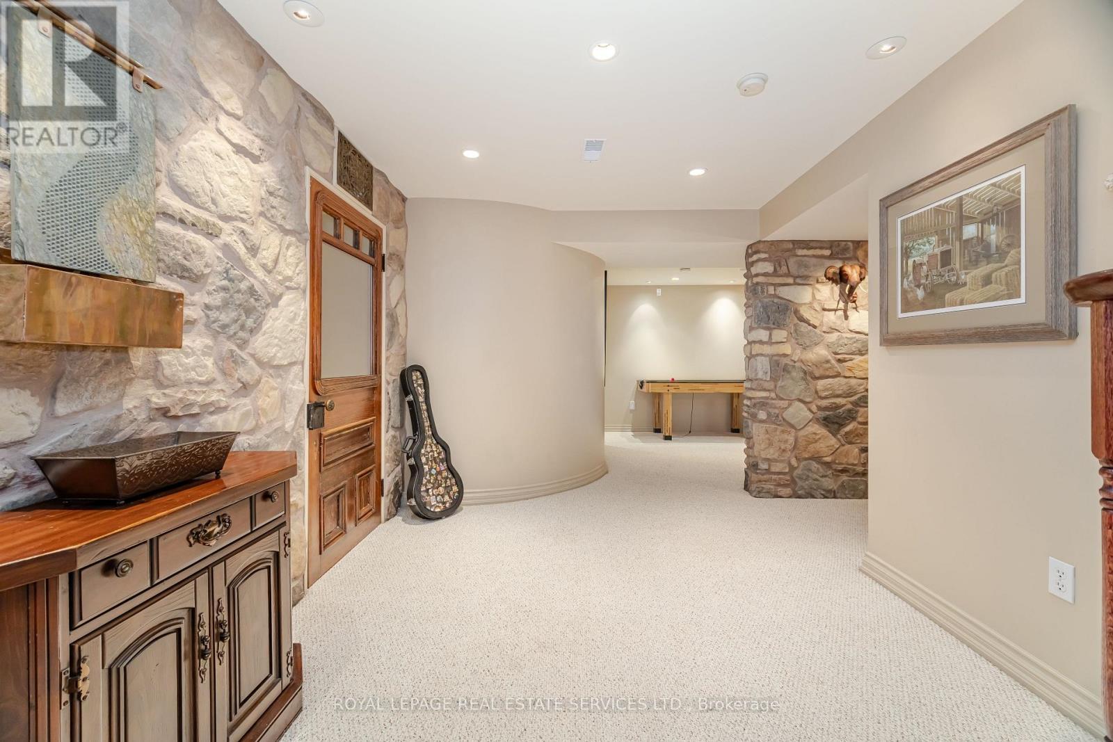 












2097 ARBOURVIEW DRIVE

,
Oakville,




Ontario
L6M3P3


