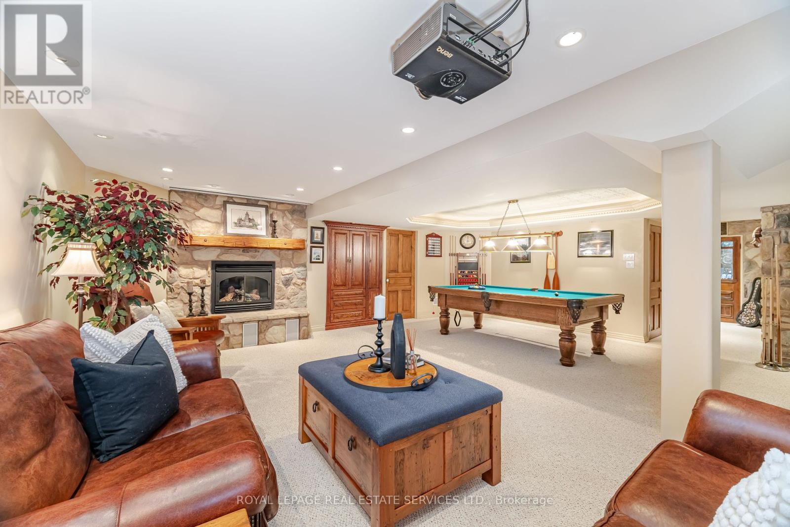 












2097 ARBOURVIEW DRIVE

,
Oakville,




Ontario
L6M3P3


