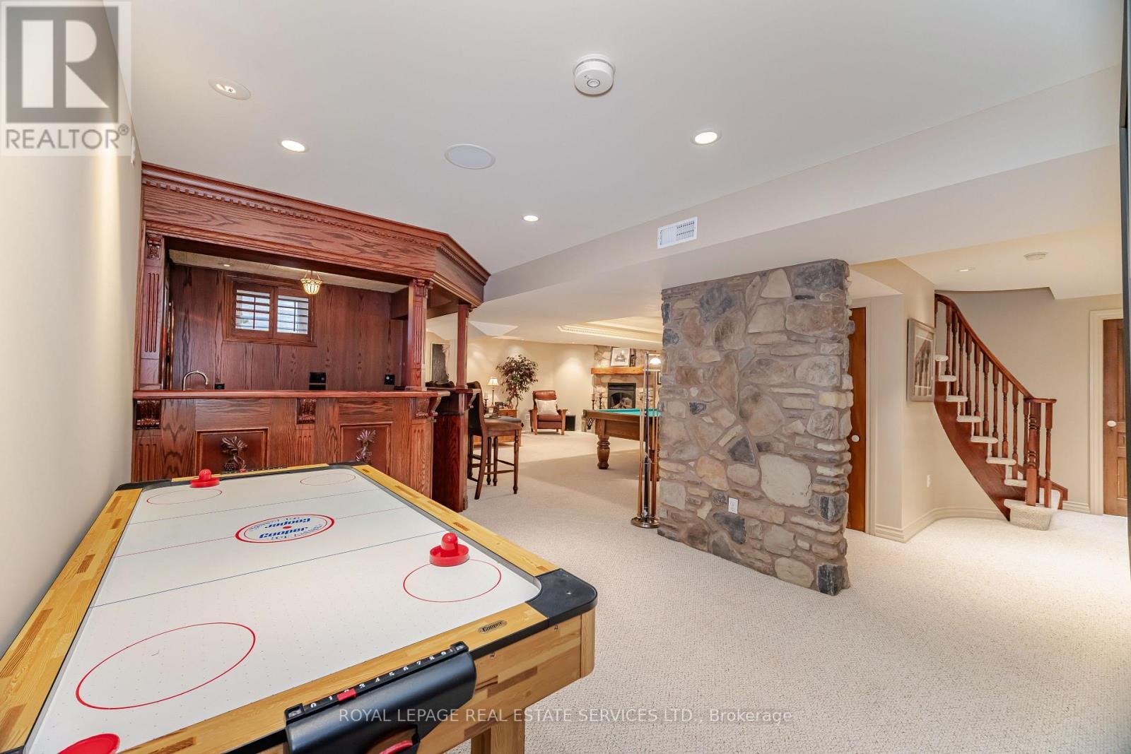 












2097 ARBOURVIEW DRIVE

,
Oakville,




Ontario
L6M3P3

