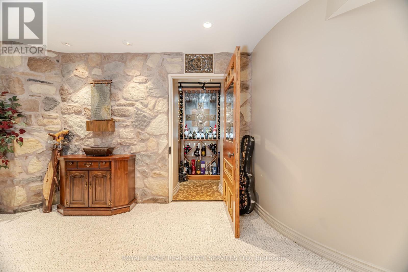 












2097 ARBOURVIEW DRIVE

,
Oakville,




Ontario
L6M3P3


