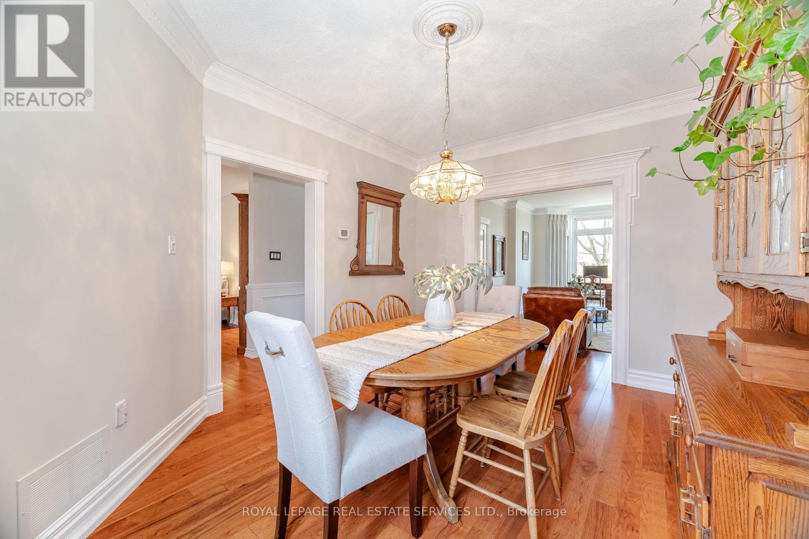 












2097 ARBOURVIEW DRIVE

,
Oakville,




Ontario
L6M3P3

