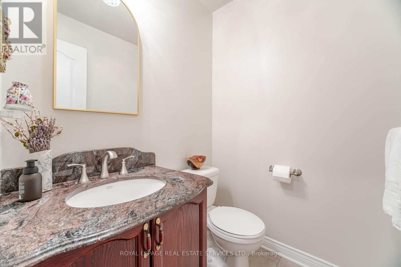 












2097 ARBOURVIEW DRIVE

,
Oakville,




Ontario
L6M3P3

